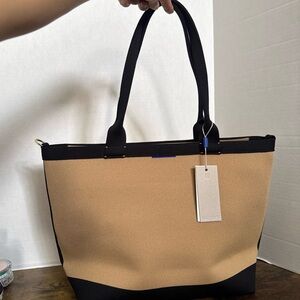 ROTHYS Rothy's The Lightweight Zip Tote Shortbread Black Tan NEW with Tags